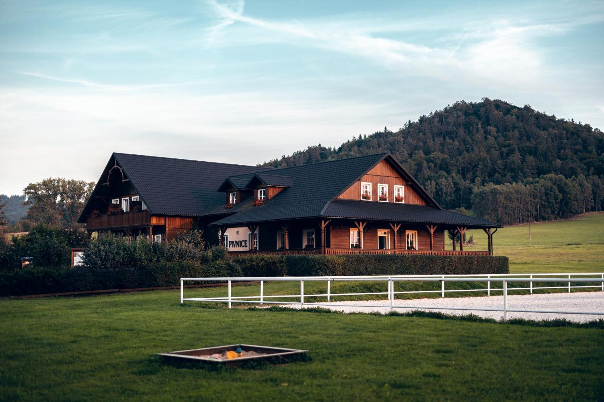Apartmany Nad Stajemi - Jitravsky Dvorec Rynoltice Exterior foto